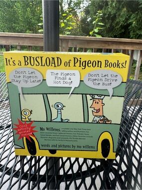 It’s a Busload of Pigeon Books by Mo Willems - 3-book boxed set